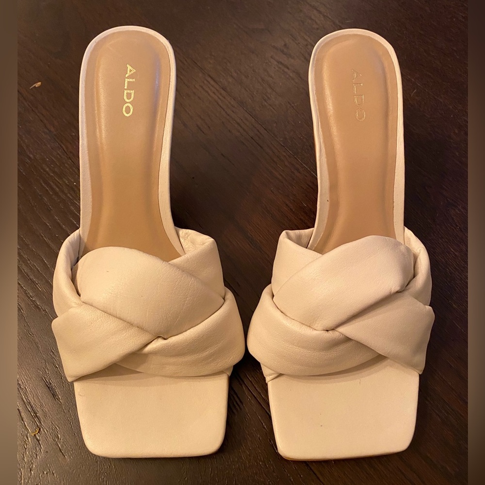 Brand new size 6.5 Aldo off-white kitten heels